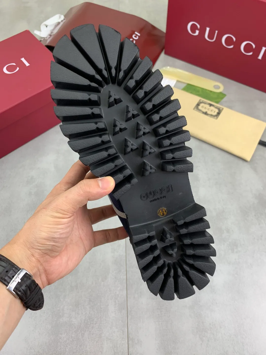 Men's Men's Shoes 💰P420 💰【New Style】 Gucci lazy slip-on couple 🧑‍🤝‍🧑 style high-top leather shoes hot selection (Gucci GUCCI) official website latest Gucci lazy 🎁 leather shoes, hot style 💥 style is simple and elegant, exclusive for trendy men. Unique official website latest brand original double G pressure Floral elements 👑 Original Gucci decoration, fashionable and elegant, fabric original calfskin with double G denim ✅ Fully imported soft sheepskin lining, official website designated wear-resistant lightweight foam business outsole, classic model taken in kind 🎬 Size: 35-46 Various colors available
